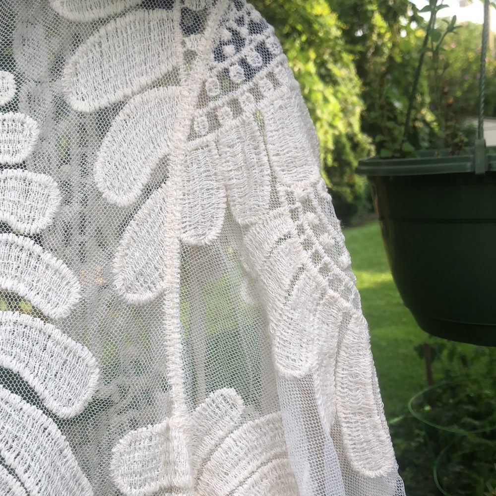 Gorgeous off white sheer floral duster size S - Picture 9 of 9